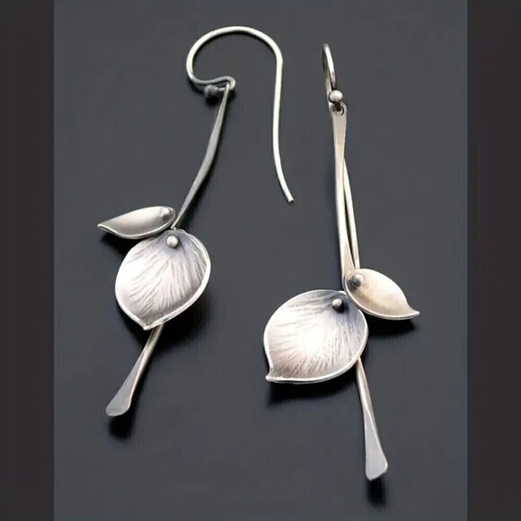 New - Bohemian Simple Leaf Earrings - Picture 3 of 7